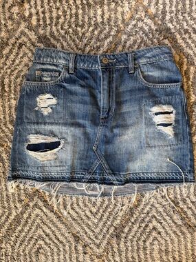 Hollister High Rise Distressed Blue Denim Mini Skirt Sz 5 / 27